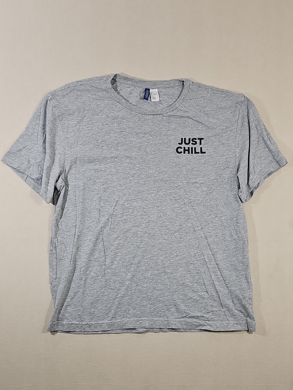 H&M Light Gray "JUST CHILL" Short Sleeve Crewneck Tee